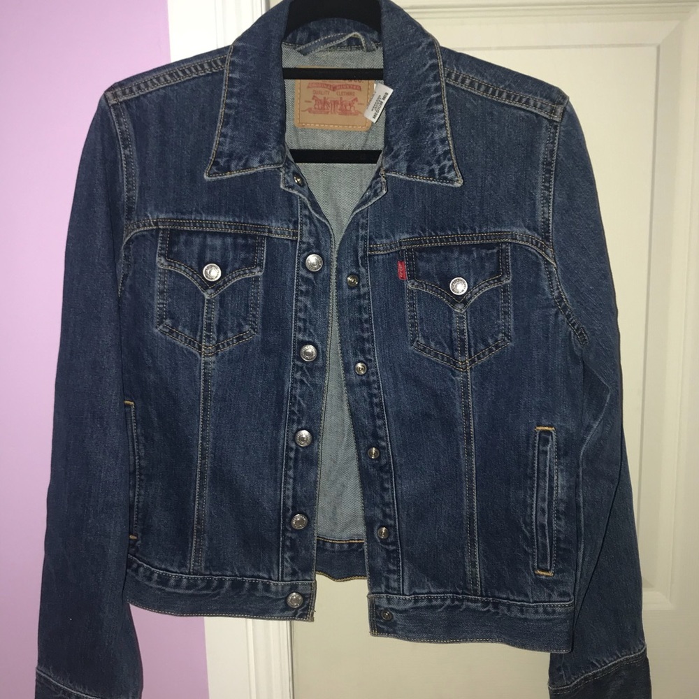 Cute Levi’s denim jacket